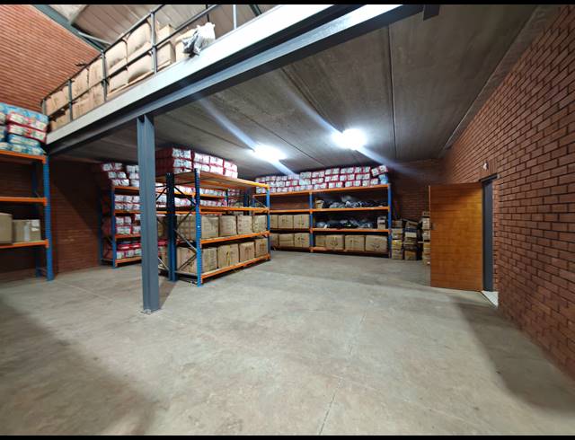 360M² WAREHOUSE TO LET IN ORMONDE